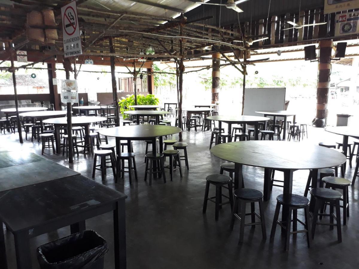 Uk Farm Agro Resort Keluang Ngoại thất bức ảnh