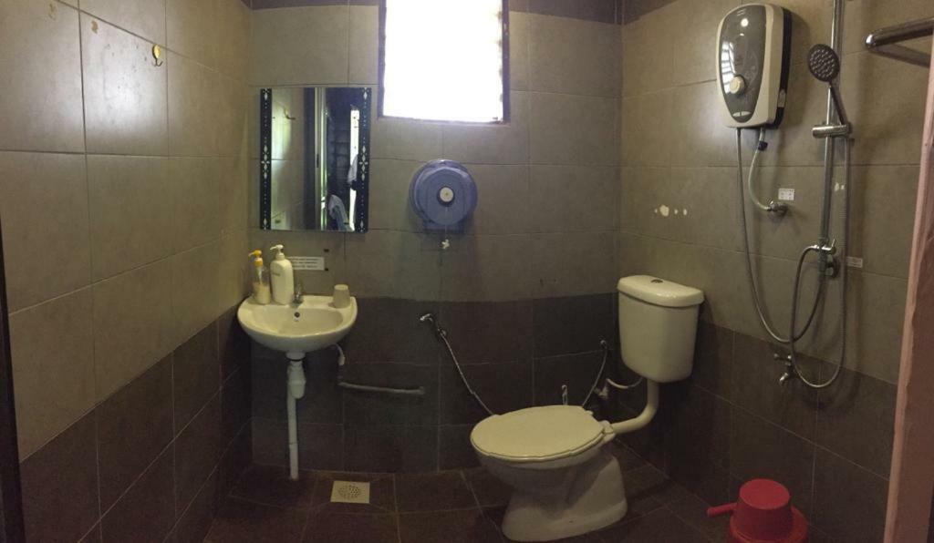 Uk Farm Agro Resort Keluang Ngoại thất bức ảnh